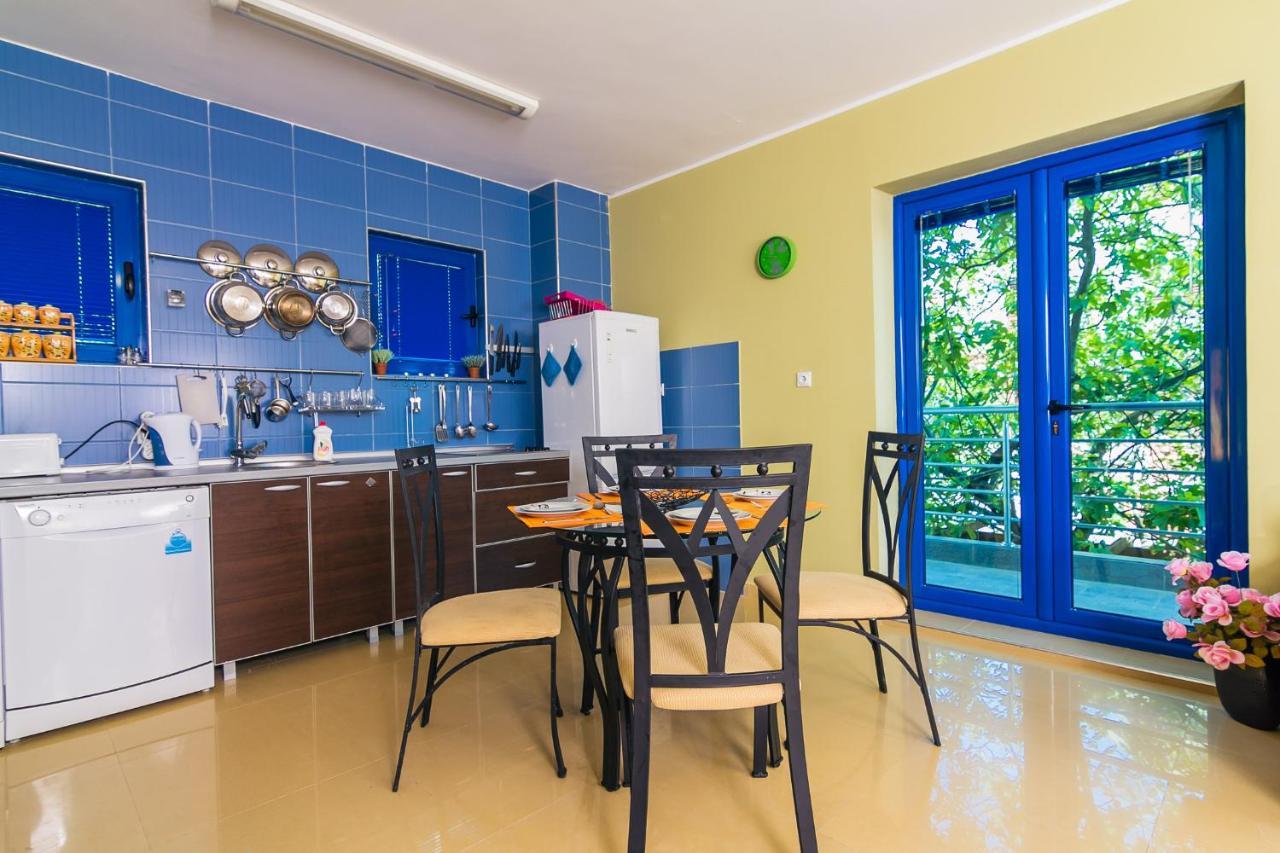 Villa Sea-N-Sun, 7 Bedrooms & Pool, Nearby Portonovi Marina. Thenovici Exterior photo