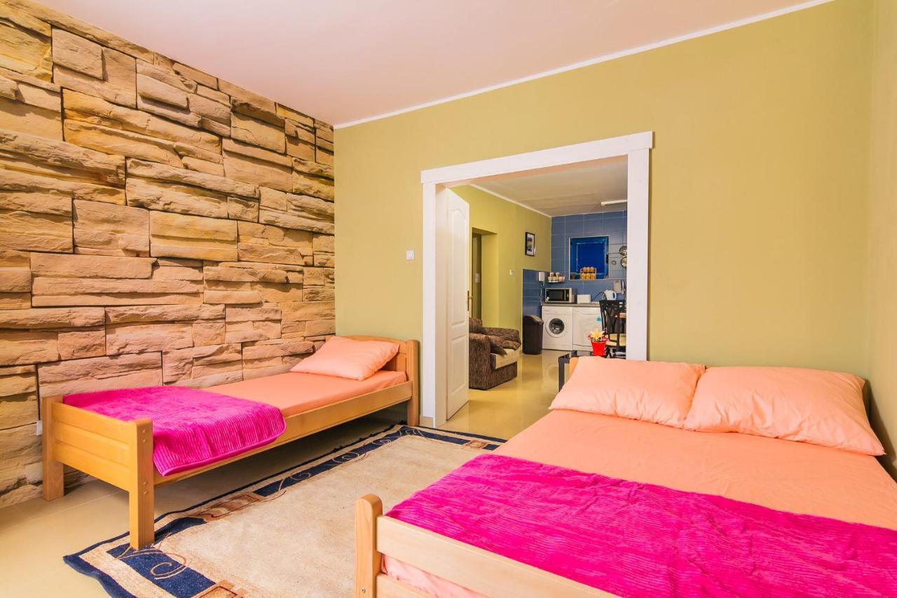 Villa Sea-N-Sun, 7 Bedrooms & Pool, Nearby Portonovi Marina. Thenovici Exterior photo